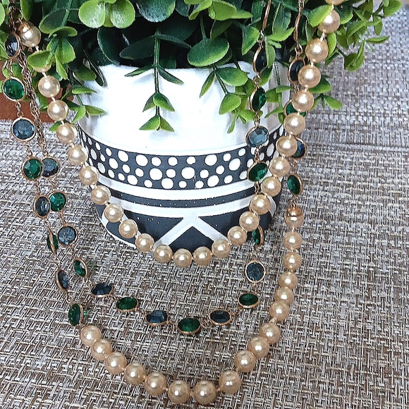 Vintage multi strand pearl and glass necklace. - Picture 4 of 7